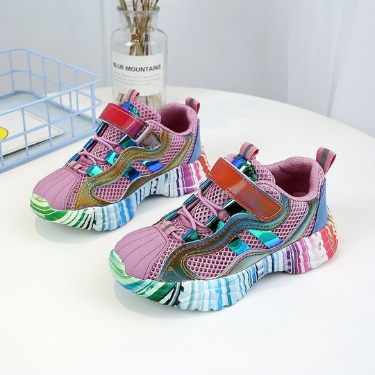 Children's sports shoes